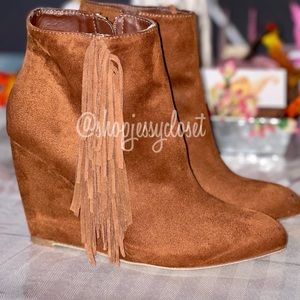 MADDEN GIRL Brown suede, ankle wedge booties w/side fringes - 7.5